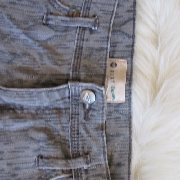 Roxy | Gray Patterned Raw Hem Denim Shorts - Picture 5 of 7